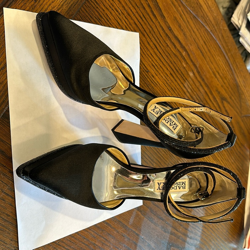 Badgley MISchka black Satin (?) thick heel platform ankle evening shoes 5 1/2 S
